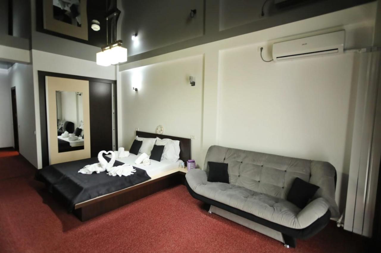 Hotel Sweet Navodari Bagian luar foto